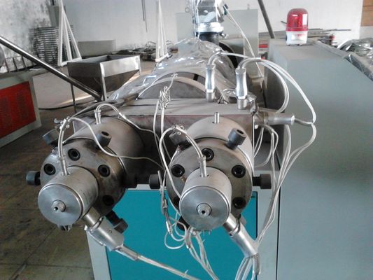 Dây chuyền ép đùn ống nhựa PVC đôi, máy đùn ống